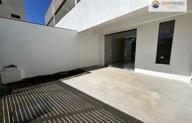 Imagem: A casa em condomínio possui 3 Dormitórios, 1 Banheiro, 2 Vagas