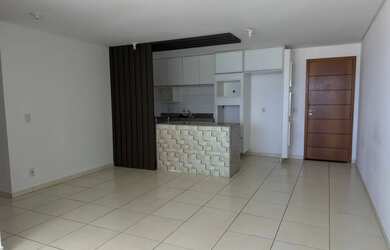 Imagem: O apartamento possui 3 Dormitórios, 1 Banheiro, 2 Vagas na