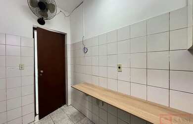 Imagem 8: Sala Comercial em CENTRO. Varandae165m² de Área