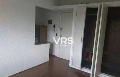 Imagem: O apartamento possui 1 Dormitório, 1 Banheiro, 1 Vaga na garagem