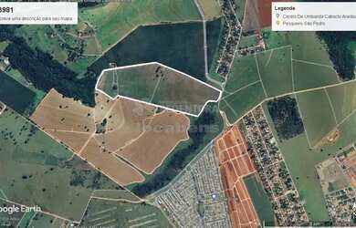 Imagem: O terreno à venda possui 242000m² de Área e está localizado