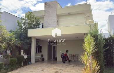 Imagem: A casa em condomínio possui 4 Dormitórios, 5 Banheiros, 4