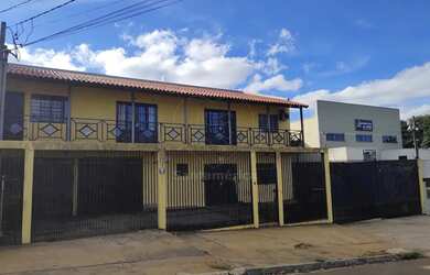 Imagem: O depósito possui 3 Vagas na garagem, 445m² de Área, Imóvel