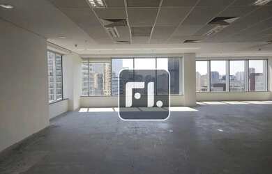 Imagem: O depósito possui 5 Vagas na garagem, 450m² de Área e está