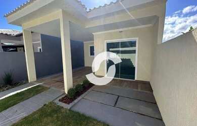 Imagem: A casa possui 3 Dormitórios, 1 Banheiro, 2 Vagas na garagem