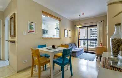 Imagem: O apartamento possui 2 Dormitórios, 1 Banheiro, 1 Vaga na garagem