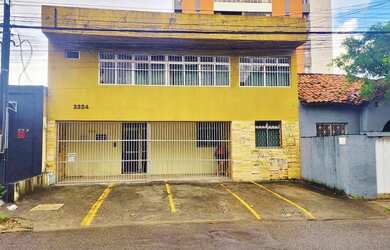 Imagem: O depósito possui 4 Vagas na garagem, 225m² de Área e está