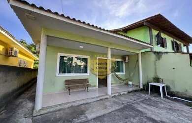 Imagem: A casa possui 2 Dormitórios, 2 Banheiros, 2 Vagas na garagem