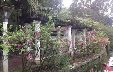 Imagem: O apartamento possui 4 Dormitórios, 2 Banheiros, 2 Vagas na