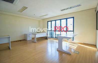 Imagem: O depósito possui 2 Vagas na garagem e 91m² de Área e está