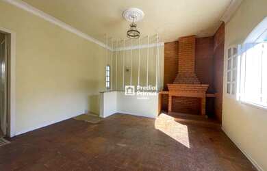 Imagem: A casa possui 2 Dormitórios, 1 Banheiro, 1 Vaga na garagem