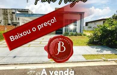 Imagem: A casa em condomínio possui 3 Dormitórios, 2 Banheiros, 4