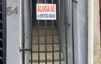 Imagem: A casa possui 2 Dormitórios, 1 Banheiro e está localizado