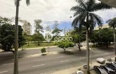 Imagem: O apartamento possui 4 Dormitórios, 5 Banheiros, 2 Vagas na