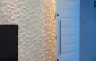 Imagem: A casa possui 3 Dormitórios, 3 Banheiros, 2 Vagas na garagem