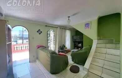 Imagem: A casa possui 5 Dormitórios, 3 Banheiros, 5 Vagas na garagem