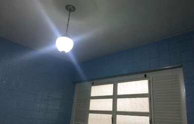 Imagem: A casa possui 4 Dormitórios, 2 Banheiros, 2 Vagas na garagem