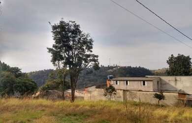 Imagem: O terreno à venda possui 800m² de Área e está localizado