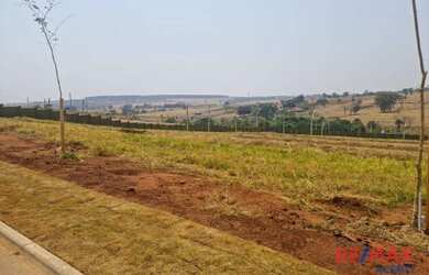 Imagem: O terreno possui 307m² de Área e está localizado em Centro