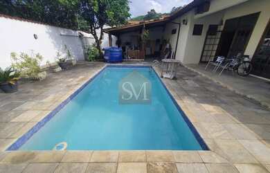 Imagem: A casa em condomínio possui 4 Dormitórios, 5 Banheiros, 2