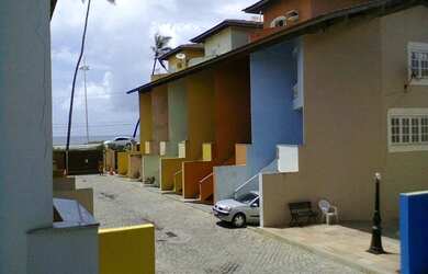 Imagem: A casa possui 2 Dormitórios, 4 Banheiros, 1 Vaga na garagem