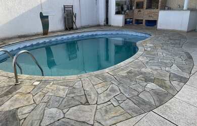 Imagem: A casa em condomínio possui 3 Dormitórios, 5 Banheiros, 5