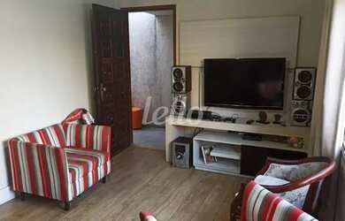 Imagem: A casa possui 3 Dormitórios, 2 Banheiros, 2 Vagas na garagem