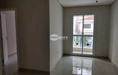 Imagem: O apartamento possui 2 Dormitórios, 1 Banheiro, 1 Vaga na garagem