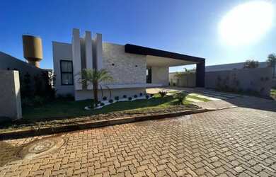 Imagem: A casa em condomínio possui 3 Dormitórios, 5 Banheiros, 4