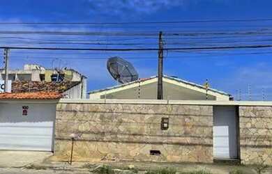 Imagem: A casa possui 5 Dormitórios, 4 Banheiros e 5 Vagas na garagem