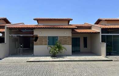 Imagem: A casa em condomínio possui 2 Dormitórios, 3 Banheiros, 2