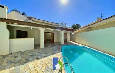 Imagem: A casa em condomínio possui 3 Dormitórios, 3 Banheiros, 2