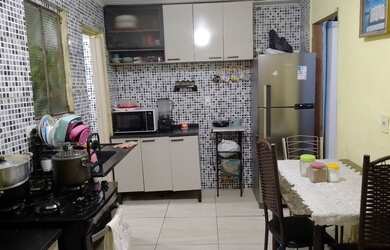 Imagem: A casa possui 2 Dormitórios, 1 Banheiro e está localizado