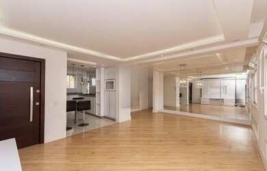 Imagem: O apartamento possui 3 Dormitórios, 2 Banheiros, 2 Vagas na