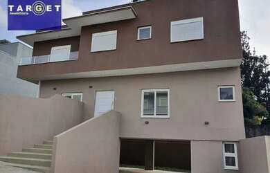 Imagem: A casa em condomínio possui 4 Dormitórios, 3 Banheiros, 5