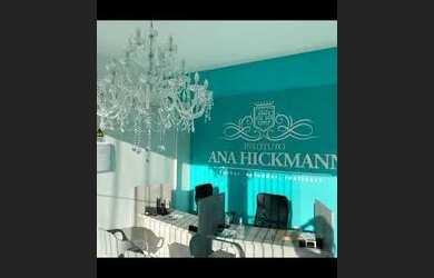 Imagem: O depósito possui 5 Vagas na garagem, 300m² de Área e está