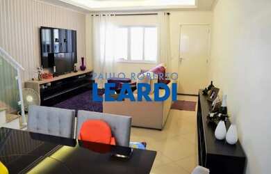 Imagem: A casa possui 3 Dormitórios, 3 Banheiros, 2 Vagas na garagem