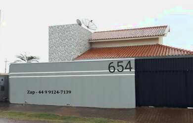 Imagem: A casa possui 3 Dormitórios, 4 Vagas na garagem e está localizado