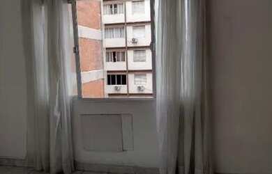 Imagem: A kitnet possui 1 Dormitório, 1 Banheiro, 1 Vaga na garagem