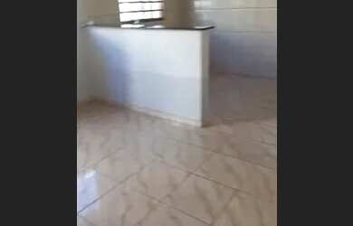 Imagem: A casa possui 2 Dormitórios, 1 Banheiro, 1 Vaga na garagem