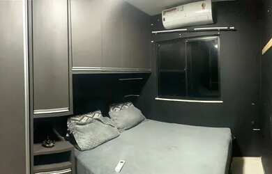 Imagem: A casa em condomínio possui 2 Dormitórios, 1 Banheiro, 2 Vagas