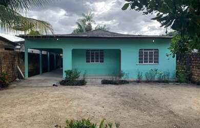 Imagem: A casa possui 2 Dormitórios, 2 Banheiros, 3 Vagas na garagem