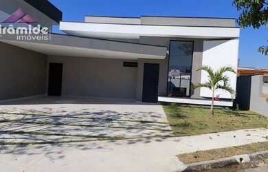 Imagem: A casa em condomínio possui 3 Dormitórios, 1 Banheiro, 4 Vagas