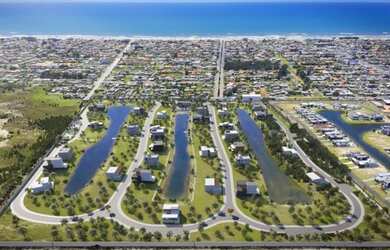 Imagem: O terreno possui 260m² de Área e está localizado em Rainha