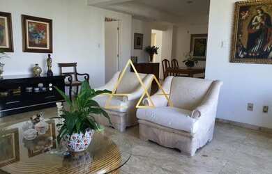 Imagem: O apartamento possui 4 Dormitórios, 4 Banheiros, 2 Vagas na