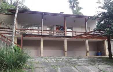 Imagem: A casa em condomínio possui 3 Dormitórios, 3 Banheiros, 4