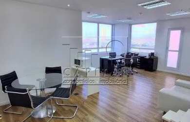 Imagem: O depósito possui 1 Vaga na garagem e 47m² de Área e está