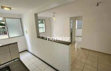 Imagem: O apartamento possui 2 Dormitórios, 1 Banheiro, 1 Vaga na garagem