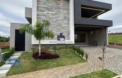 Imagem: A casa em condomínio possui 3 Dormitórios, 4 Banheiros, 4