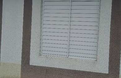 Imagem: A casa em condomínio possui 2 Dormitórios, 1 Banheiro, 2 Vagas